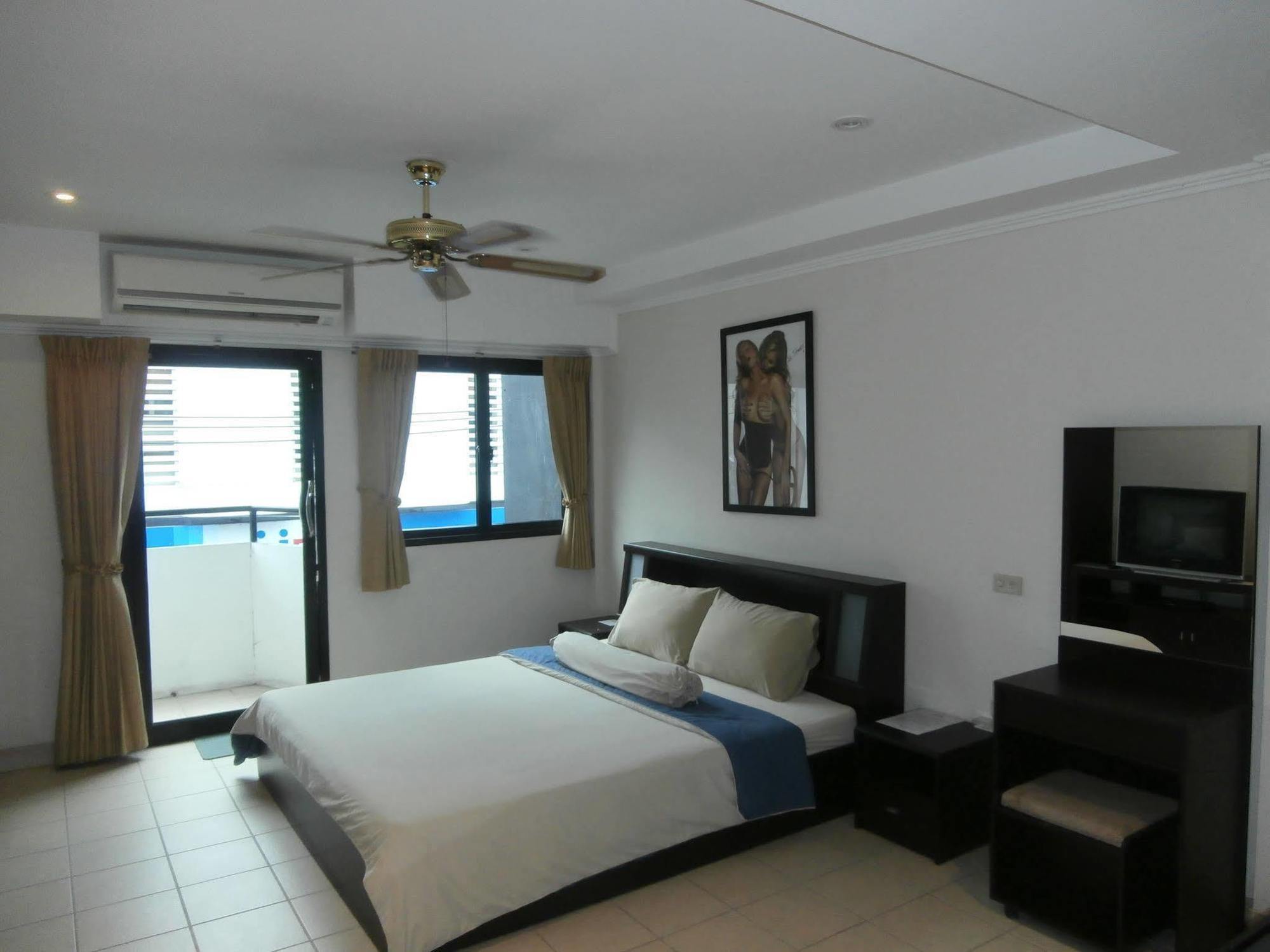The Classroom Hotel Pattaya Zewnętrze zdjęcie