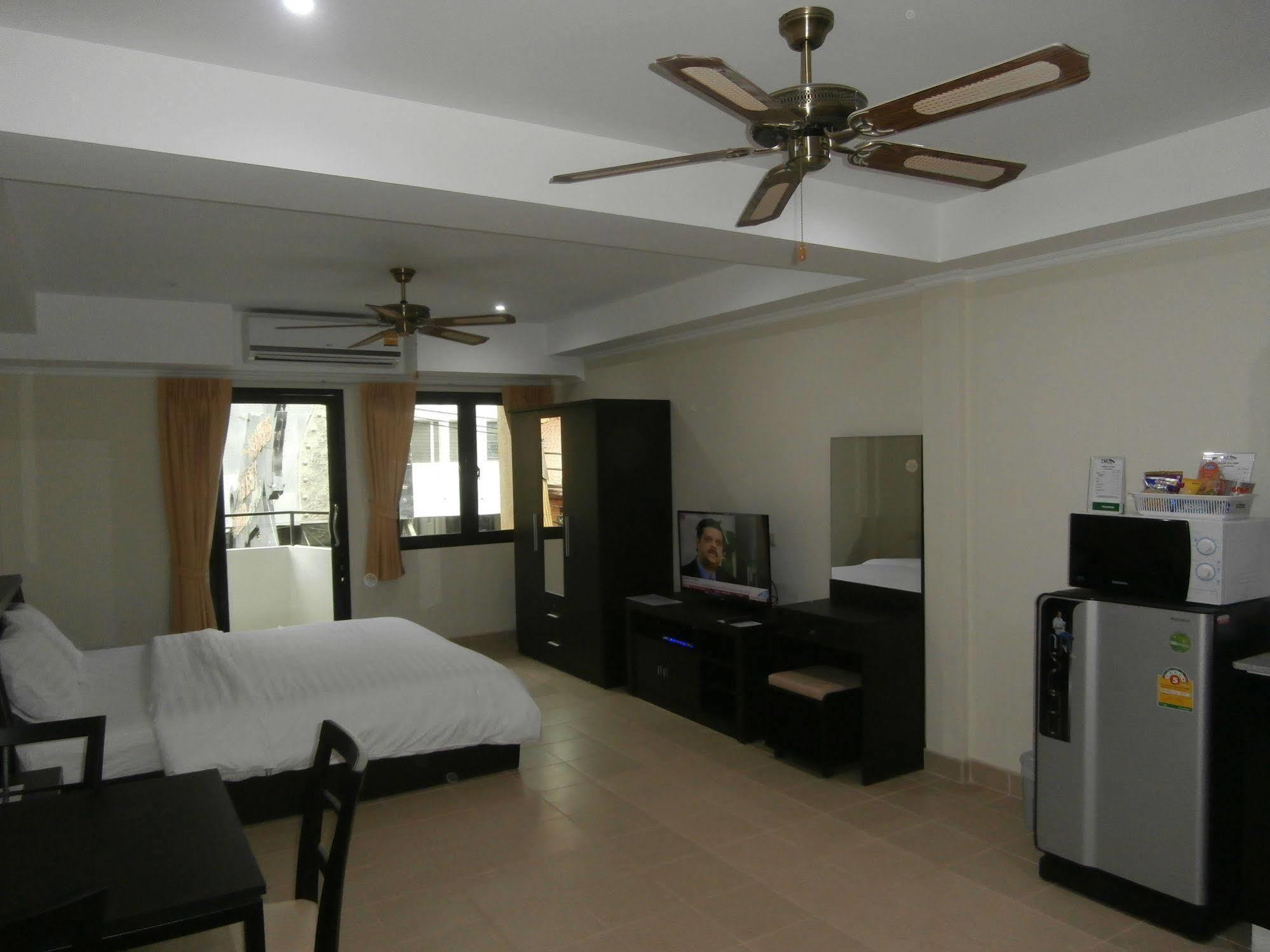 The Classroom Hotel Pattaya Zewnętrze zdjęcie